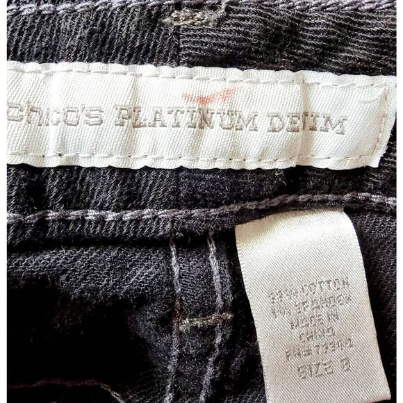 Chico's Platinum 3 Black Women's Denim Capri Jeans Long Shorts Pockets‎ Button - Picture 4 of 6